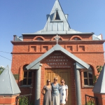 Lucy Kazickas, Jurate Kazickas and Kristina Altman at the Chapel in Chornaya Padina in 2016